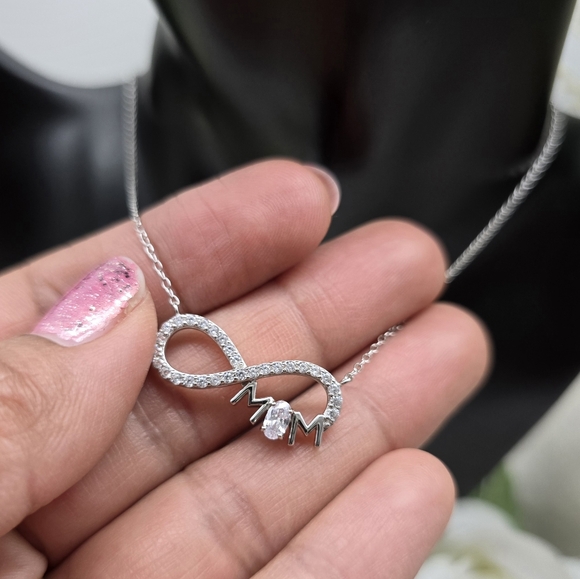 ♥️ INIFINITY MOM STERLING SILVER NECKLACE - Picture 3 of 3